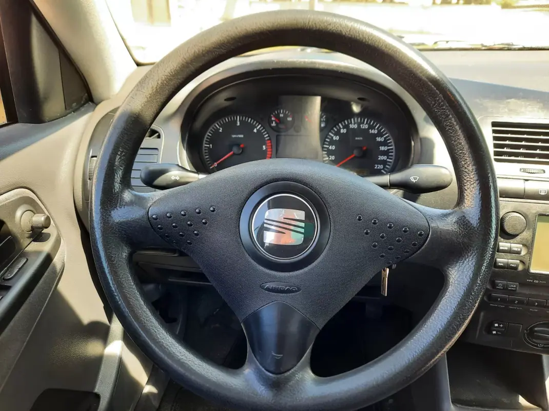 SEAT Cordoba 2001 - 2900 EUR, 206805 km - AUTO.MOTO.pt - 206805km - foto 7 de 12