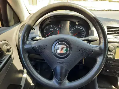 SEAT Cordoba 2001 - 2900 EUR, 206805 km - AUTO.MOTO.pt - 206805km - foto 7 de 12