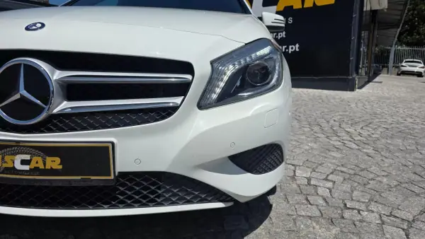 Mercedes-Benz A 200 2013 - 15990 EUR, 141000 km - AUTO.MOTO.pt - 141000km - foto 14 de 33