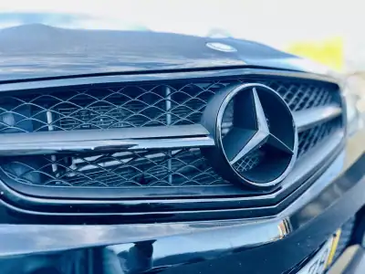 Mercedes-Benz C 63 AMG 2011 - 49900 EUR, 56000 km - AUTO.MOTO.pt - 56000km - foto 8 de 26