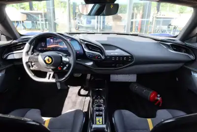 Ferrari SF90 2021 - 685000 EUR, 858 km - AUTO.MOTO.pt - 858km - foto 6 de 13