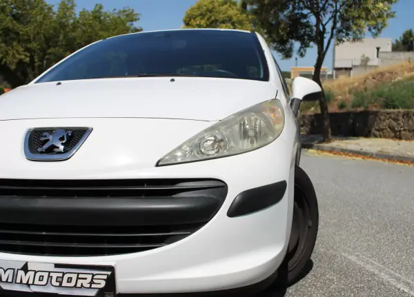 Peugeot 207 2007 - 4750 EUR, 156000 km - AUTO.MOTO.pt - 156000km - foto 12 de 23