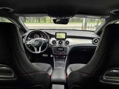 Mercedes-Benz GLA 200 2014 - 20000 EUR, 221000 km - AUTO.MOTO.pt - 221000km - foto 16 de 22