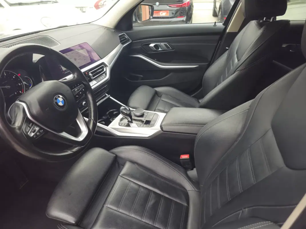 BMW 320 2020 - 24990 EUR, 126000 km - 126000km - foto 7 de 18