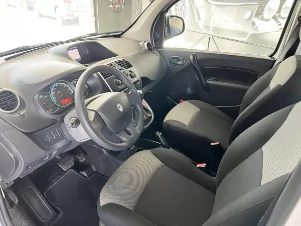 Renault Kangoo 2021 - 15800 EUR, 67687 km - AUTO.MOTO.pt - 67687km - foto 6 de 22