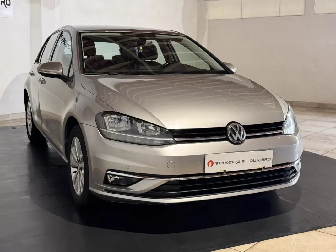 Volkswagen Golf 2017 - 14500 EUR, 123332 km - AUTO.MOTO.pt - 123332km - foto 3 de 26