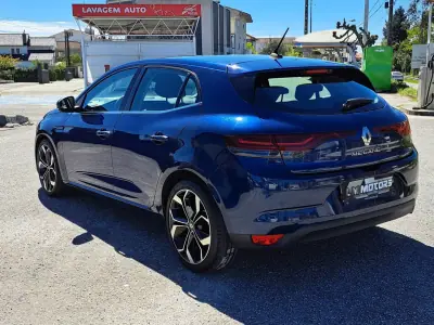 Renault Mégane 2021 - 17490 EUR, 95509 km - AUTO.MOTO.pt - 95509km - foto 10 de 46