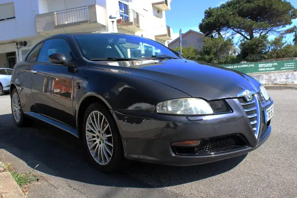 Alfa Romeo GT 2004 - 3800 EUR, 289000 km - AUTO.MOTO.pt - 289000km - foto 4 de 23