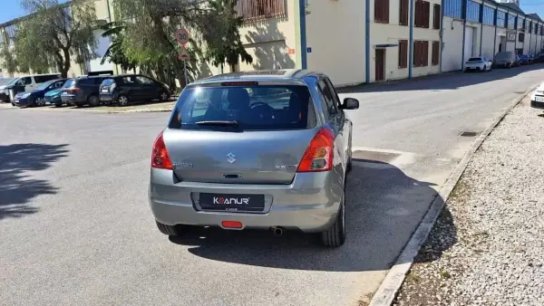 Suzuki Swift 2008 - 6480 EUR, 165747 km - AUTO.MOTO.pt - 165747km - foto 17 de 39