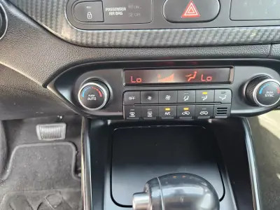 Kia Carens 2018 - 17700 EUR, 104900 km - AUTO.MOTO.pt - 104900km - foto 34 de 52