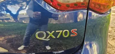 Infiniti QX70 2016 - 26990 EUR, 198900 km - AUTO.MOTO.pt - 198900km - foto 10 de 32