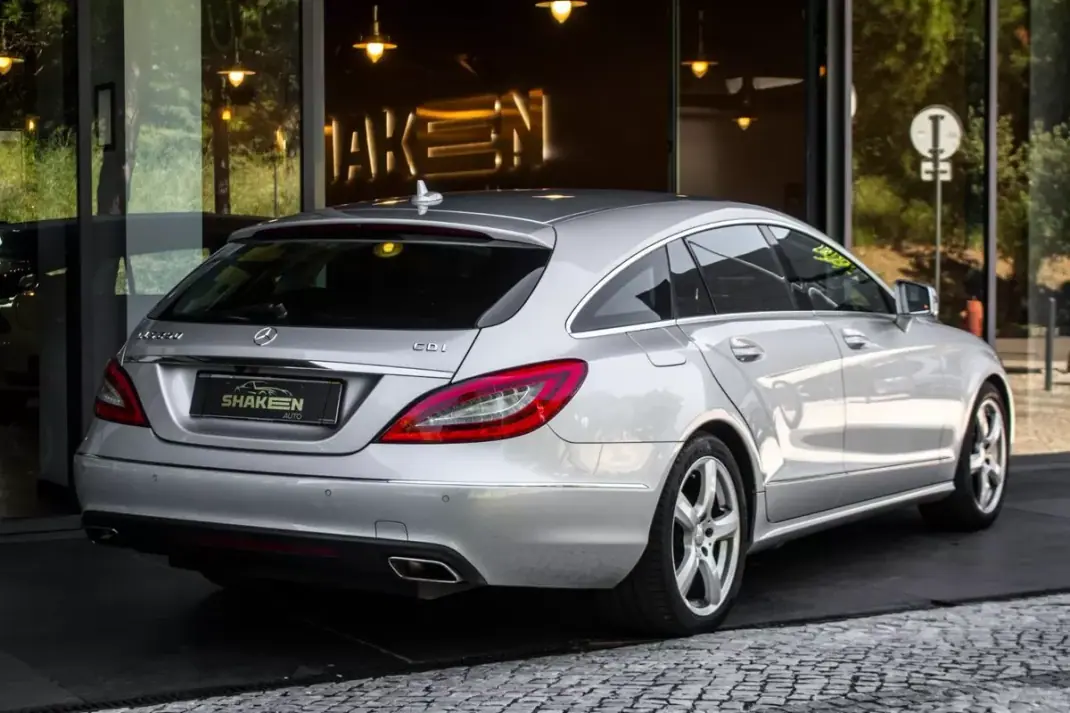 Mercedes-Benz CLS 250 2014 - 24550 EUR, 152749 km - AUTO.MOTO.pt - 152749km - foto 4 de 39