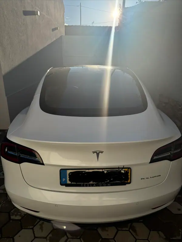 Tesla Model 3 2019 - 24000 EUR, 154000 km - AUTO.MOTO.pt - 154000km - foto 2 de 8