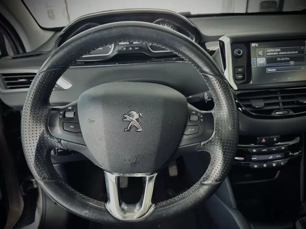 Peugeot 208 2014 - 9890 EUR, 177265 km - 177265km - foto 11 de 22
