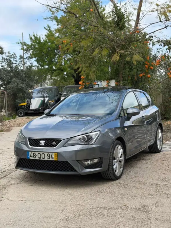 SEAT Ibiza 2015 - 11900 EUR, 143361 km - AUTO.MOTO.pt - 143361km - foto 2 de 10