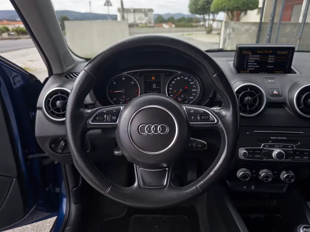 Audi A1 Sportback 2015 - 11990 EUR, 172000 km - 172000km - foto 17 de 39
