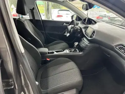 Peugeot 308 SW 2018 - 12990 EUR, 153000 km - 153000km - foto 23 de 29
