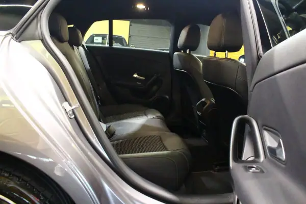 Mercedes-Benz CLA 250 2022 - 27900 EUR, 99000 km - AUTO.MOTO.pt - 99000km - foto 8 de 33