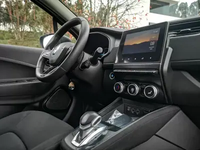 Renault Zoe 2020 - 13450 EUR, 110000 km - AUTO.MOTO.pt - 110000km - foto 16 de 16