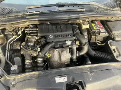 Citroën C4 2007 - 3250 EUR, 240000 km - AUTO.MOTO.pt - 240000km - foto 6 de 8