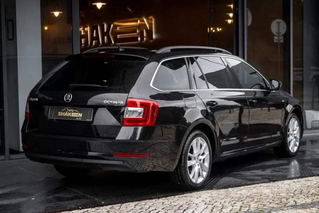 Skoda Octavia Break 2019 - 10990 EUR, 374598 km - AUTO.MOTO.pt - 374598km - foto 7 de 44