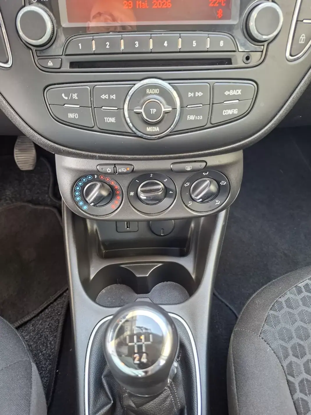 Opel Corsa 2016 - 8750 EUR, 236000 km - AUTO.MOTO.pt - 236000km - foto 22 de 26