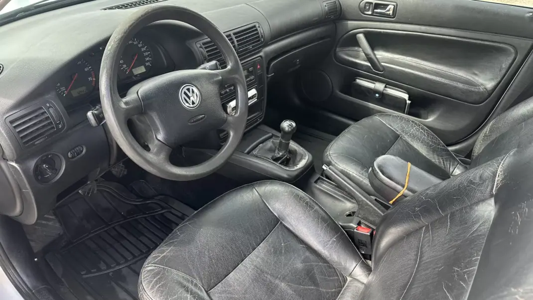 Volkswagen Passat 1997 - 1950 EUR, 208000 km - AUTO.MOTO.pt - 208000km - foto 11 de 12