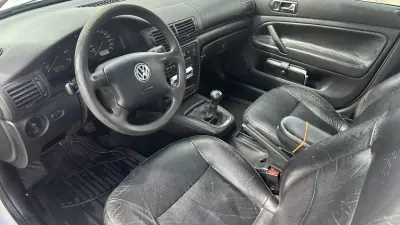 Volkswagen Passat 1997 - 1950 EUR, 208000 km - AUTO.MOTO.pt - 208000km - foto 11 de 12