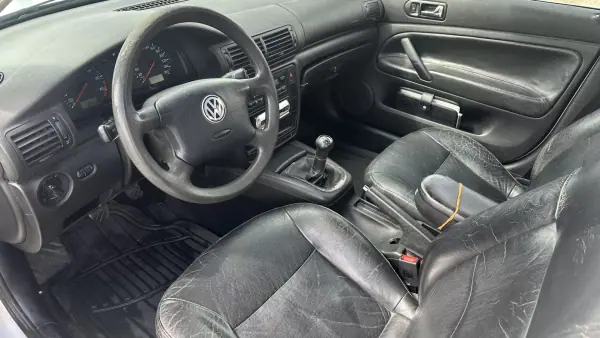 Volkswagen Passat 1997 - 1950 EUR, 208000 km - AUTO.MOTO.pt - 208000km - foto 11 de 12