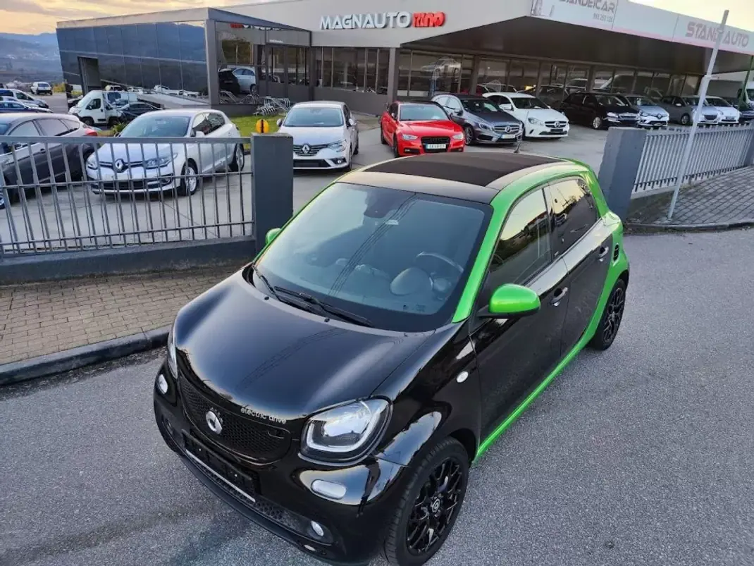 Smart ForFour 2017 - 13500 EUR, 44000 km - AUTO.MOTO.pt - 44000km - foto 40 de 46