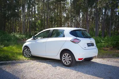 Renault Zoe 2020 - 12990 EUR, 103000 km - AUTO.MOTO.pt - 103000km - foto 13 de 24