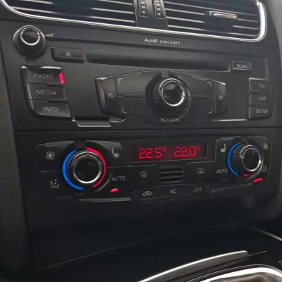 Audi A5 2009 - 13490 EUR, 258000 km - AUTO.MOTO.pt - 258000km - foto 15 de 20