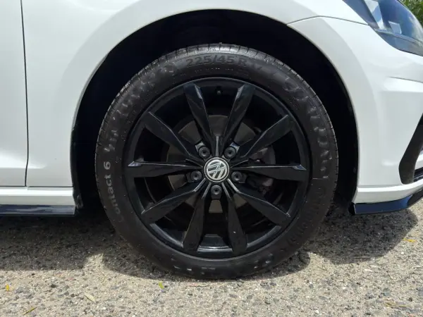 Volkswagen Golf 2019 - 13995 EUR, 169500 km - AUTO.MOTO.pt - 169500km - foto 33 de 41