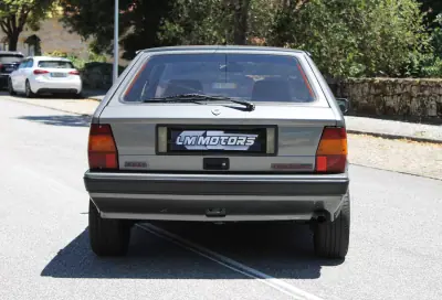 Lancia Delta 1988 - 16500 EUR, 194000 km - AUTO.MOTO.pt - 194000km - foto 8 de 35