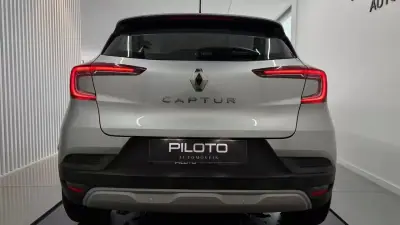Renault Captur 2022 - 16490 EUR, 100230 km - AUTO.MOTO.pt - 100230km - foto 10 de 38