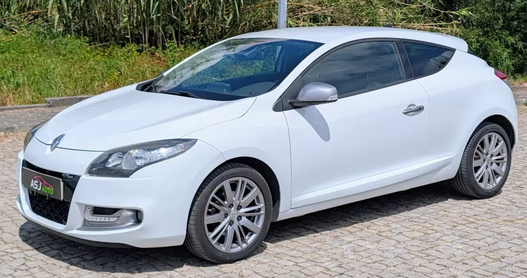 Renault Mégane Coupe 2011 - 5500 EUR, 240205 km - AUTO.MOTO.pt - 240205km - foto 2 de 23