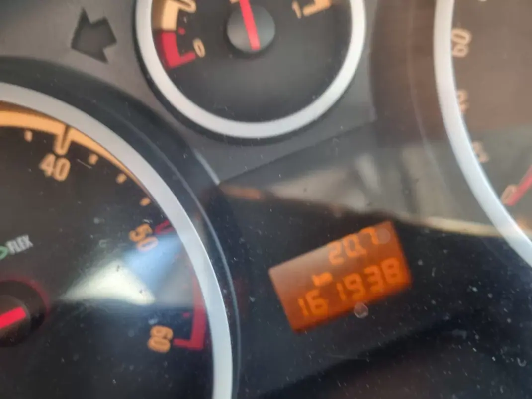 Opel Corsa 2008 - 3000 EUR, 162000 km - 162000km - foto 4 de 11