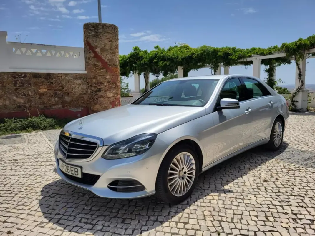 Mercedes-Benz E 200 2014 - 18900 EUR, 147135 km - AUTO.MOTO.pt - 147135km - foto 4 de 20