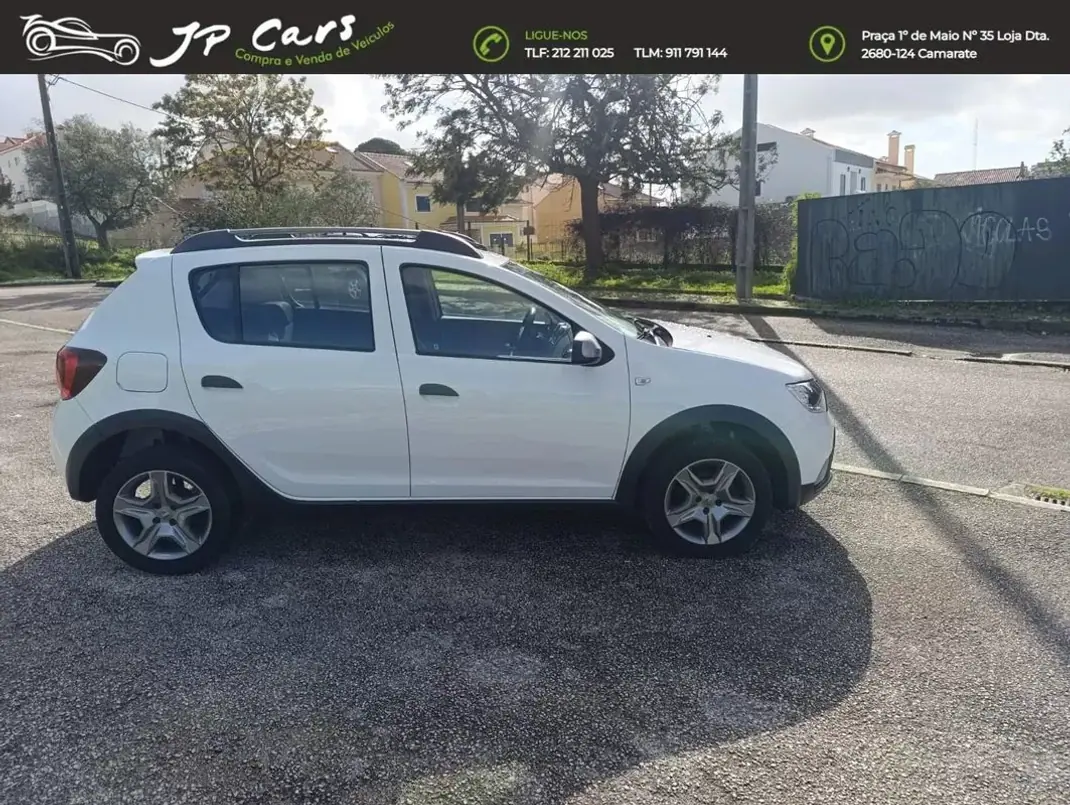 Dacia Sandero 2017 - 9750 EUR, 128440 km - AUTO.MOTO.pt - 128440km - foto 6 de 17