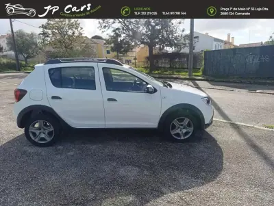 Dacia Sandero 2017 - 9750 EUR, 128440 km - AUTO.MOTO.pt - 128440km - foto 6 de 17