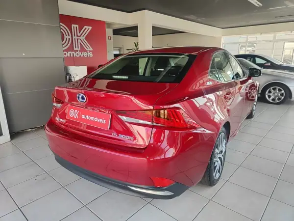 Lexus IS 300H 2017 - 25900 EUR, 68000 km - AUTO.MOTO.pt - 68000km - foto 11 de 38