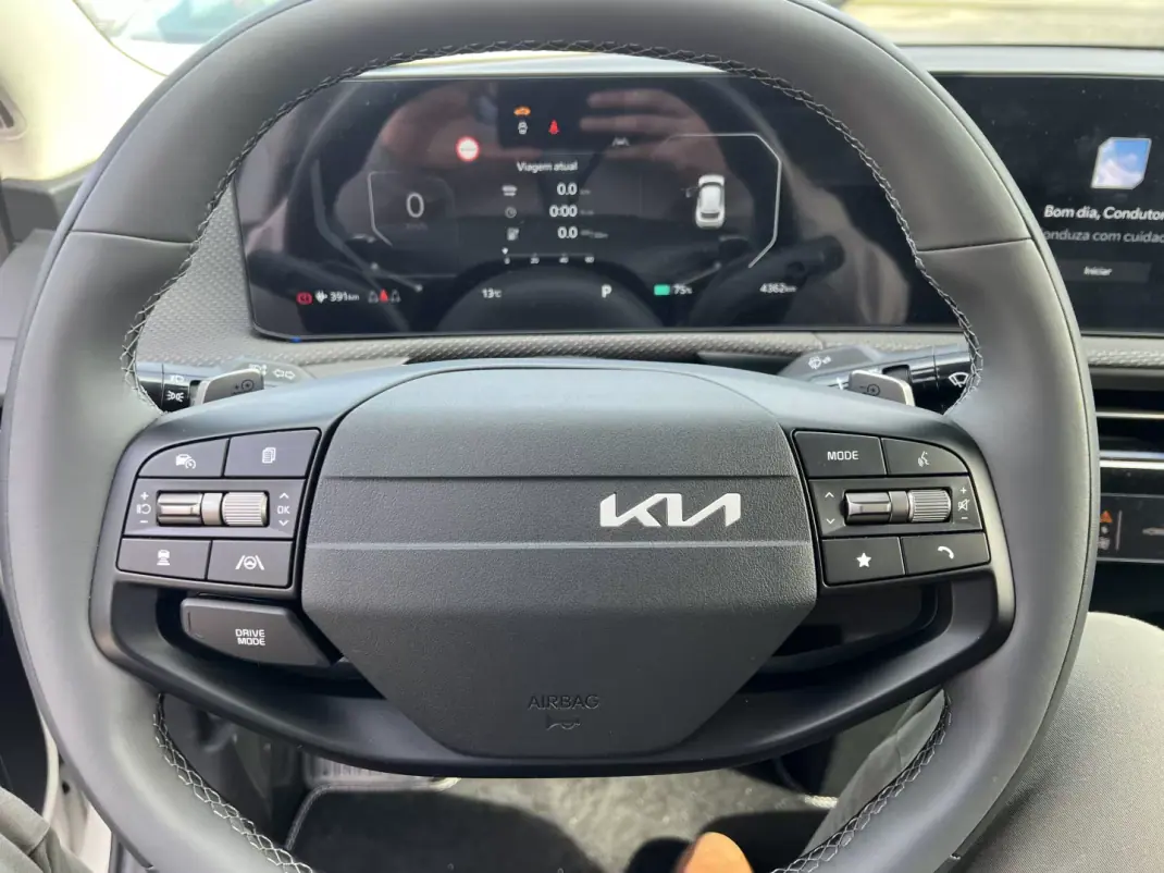 Kia EV6 2025 - 44900 EUR, 4400 km - AUTO.MOTO.pt - 4400km - foto 16 de 21