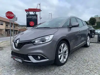 Renault Grand Scénic 2017 - 14900 EUR, 171000 km - AUTO.MOTO.pt - 171000km - foto 2 de 14