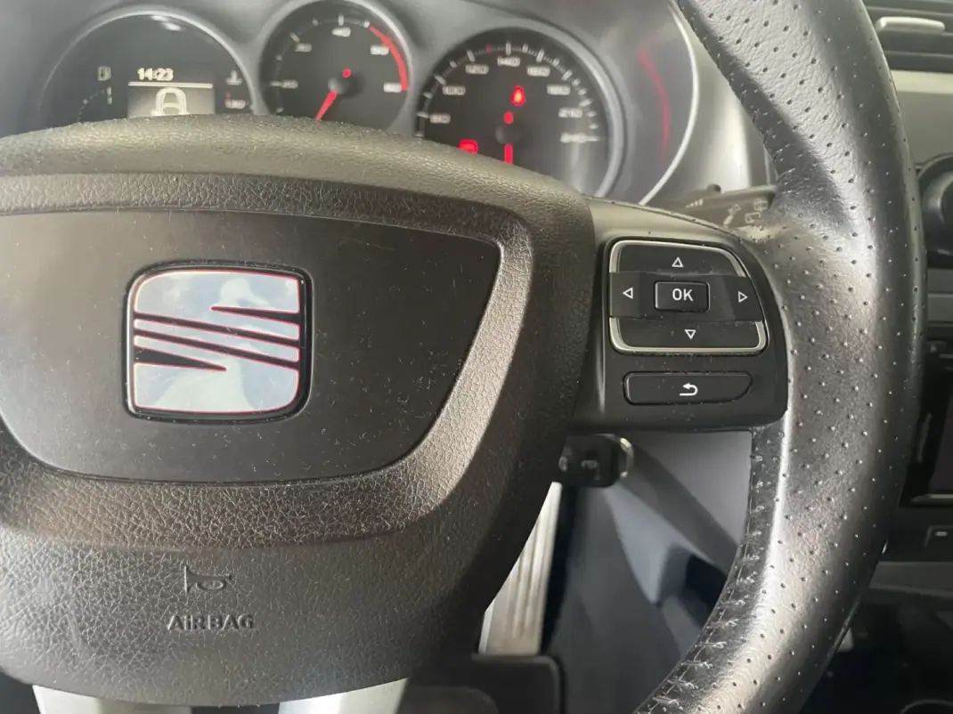 SEAT Leon 2012 - 12900 EUR, 163105 km - AUTO.MOTO.pt - 163105km - foto 18 de 27