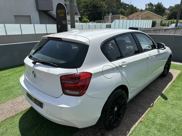 BMW 118 2015 - 16000 EUR, 220000 km - AUTO.MOTO.pt - 220000km - foto 12 de 65