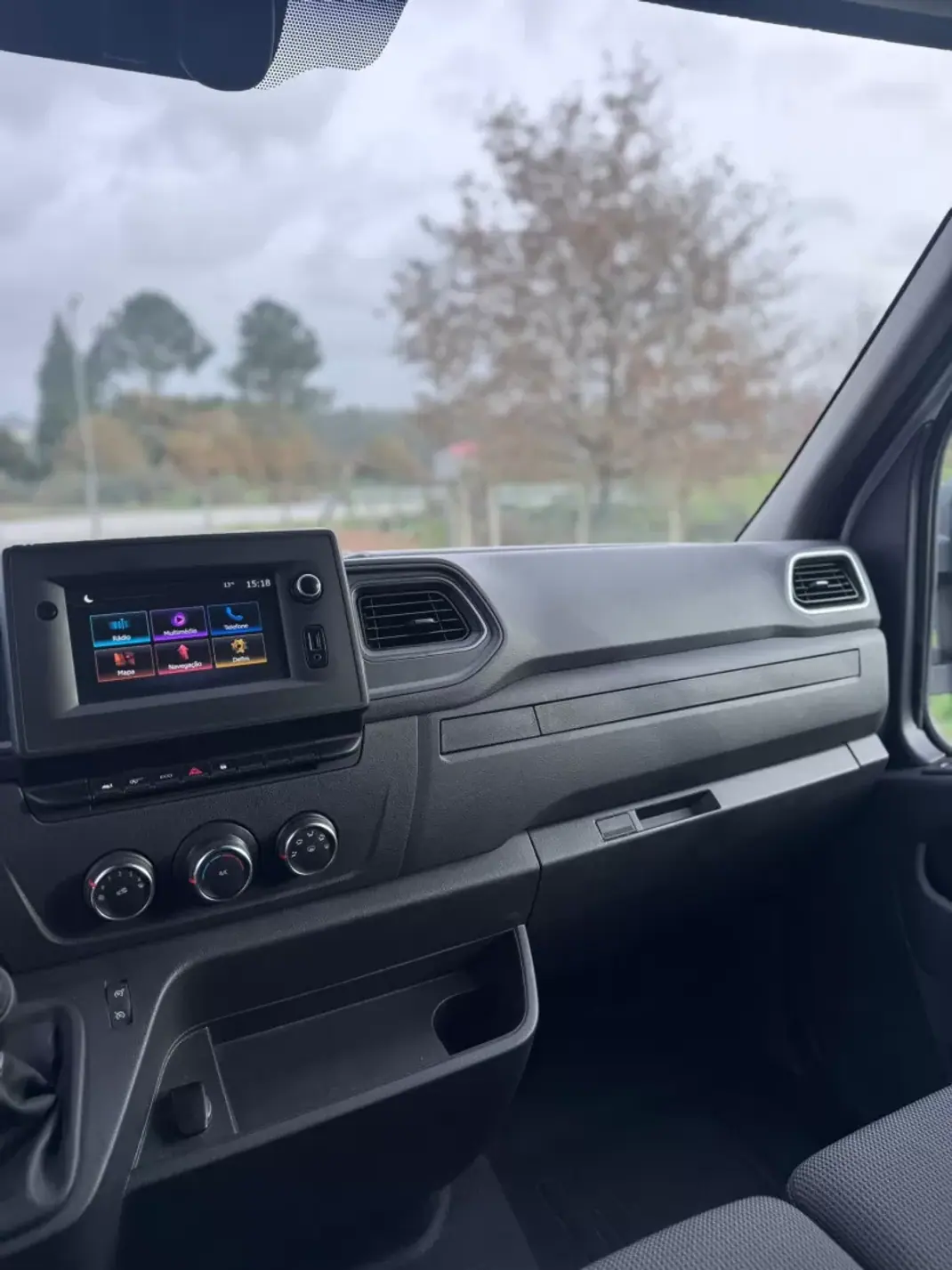 Renault Master 2022 - 23500 EUR, 72729 km - AUTO.MOTO.pt - 72729km - foto 12 de 17