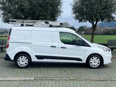 Ford Transit Connect 2021 - 15450 EUR, 114000 km - AUTO.MOTO.pt - 114000km - foto 5 de 26
