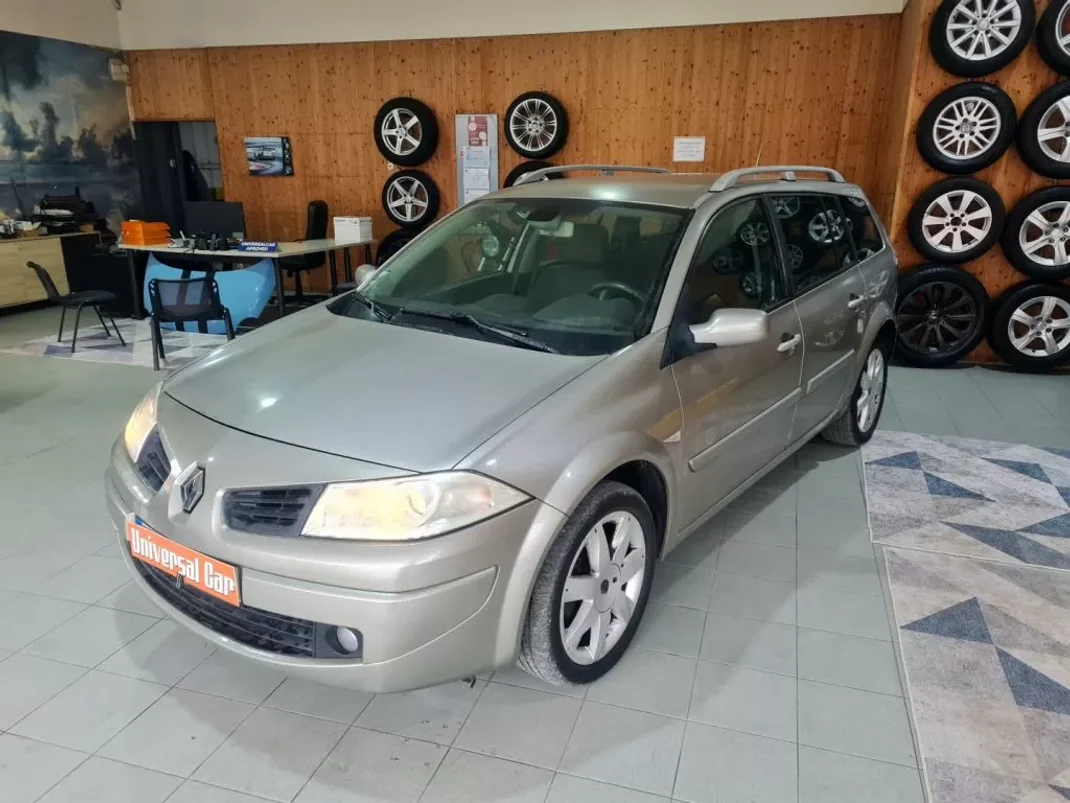 Renault Mégane Break 2007 - 5900 EUR, 187000 km - AUTO.MOTO.pt - 187000km - foto 6 de 16