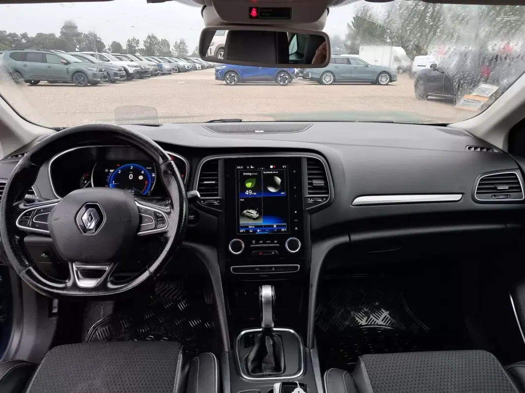 Renault Mégane 2017 - 9900 EUR, 185404 km - AUTO.MOTO.pt - 185404km - foto 9 de 11