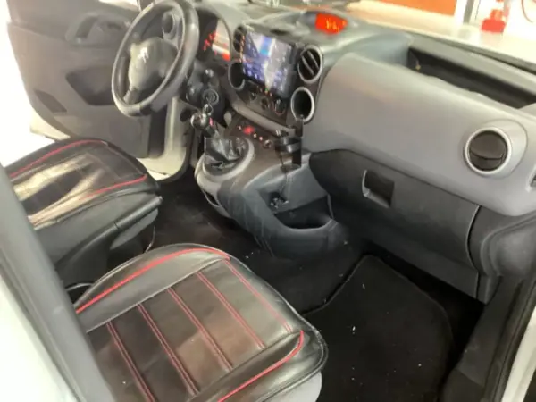 Citroën Berlingo 1.6 E-Hdi L1 Cargo Box 2012 - 5990 EUR, 342453 km - AUTO.MOTO.pt - 342453km - foto 4 de 6